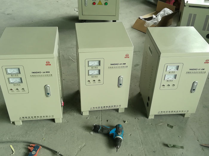 SVC-10KVA高精度穩(wěn)壓器輸入單相160V~250V輸出220v