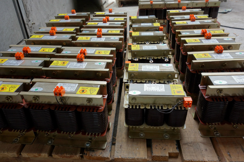 輸出<font color='red'><font color='red'>電抗器</font></font>AKSG10A/9V