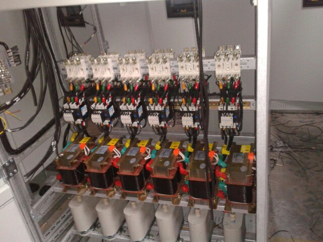 CKSG-1.92/0.4-6%-12%-13%低壓串聯(lián)電容電抗器